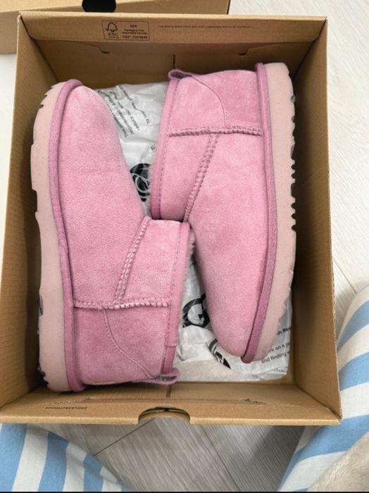 Ugg roz nepurtate