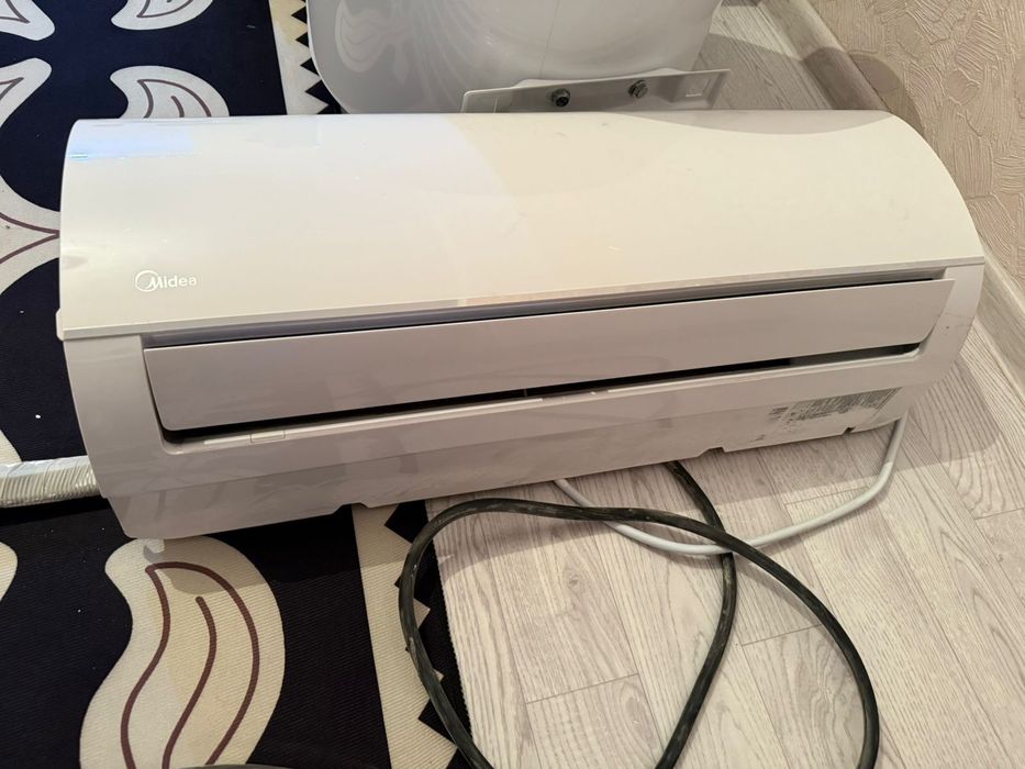 Кондиционер Midea