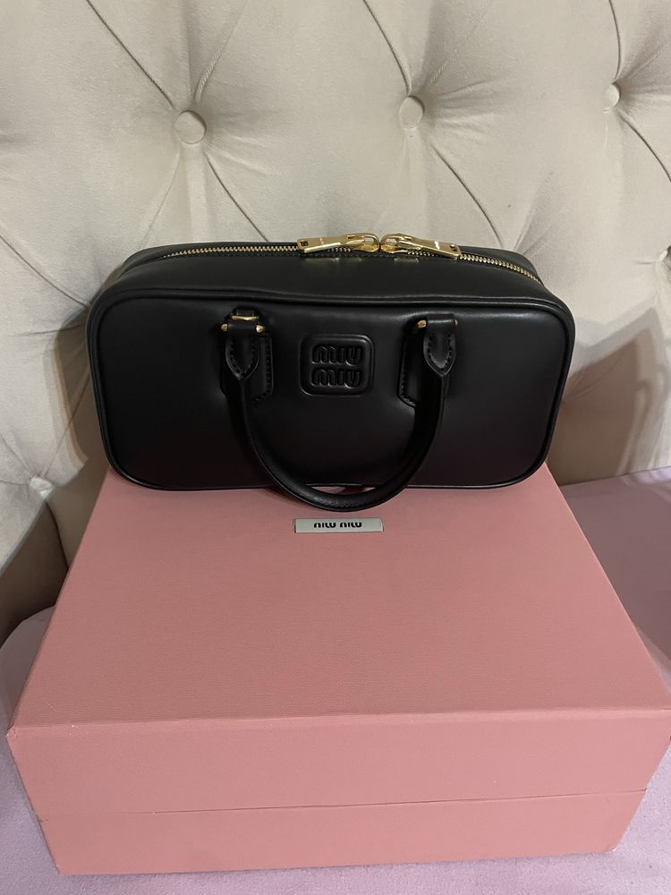 Miu miu дамска чанта