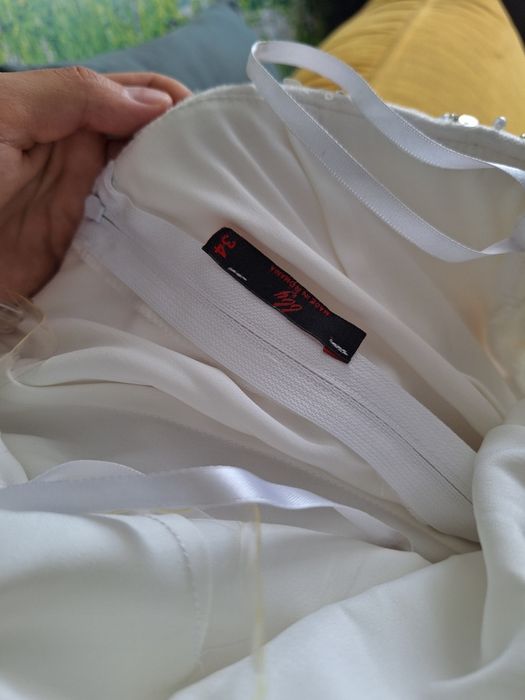 Rochie albă Bby, mărimea 34, XS, lungă, nouă, cu crăpătura pe picior