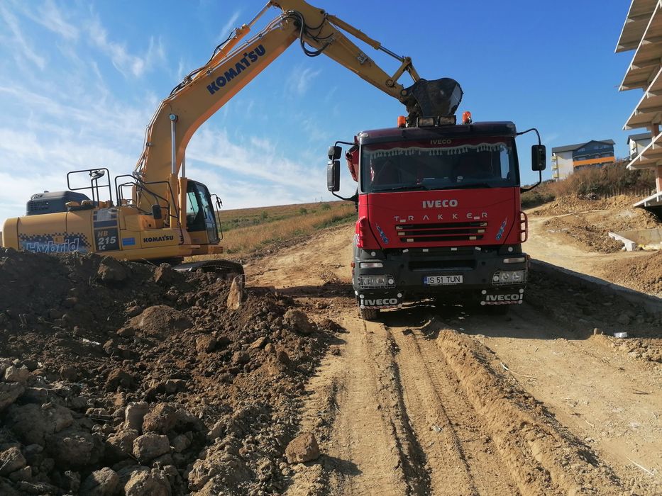Inchiriez camion 8x4 și excavatoare pt lucrări în construcții
