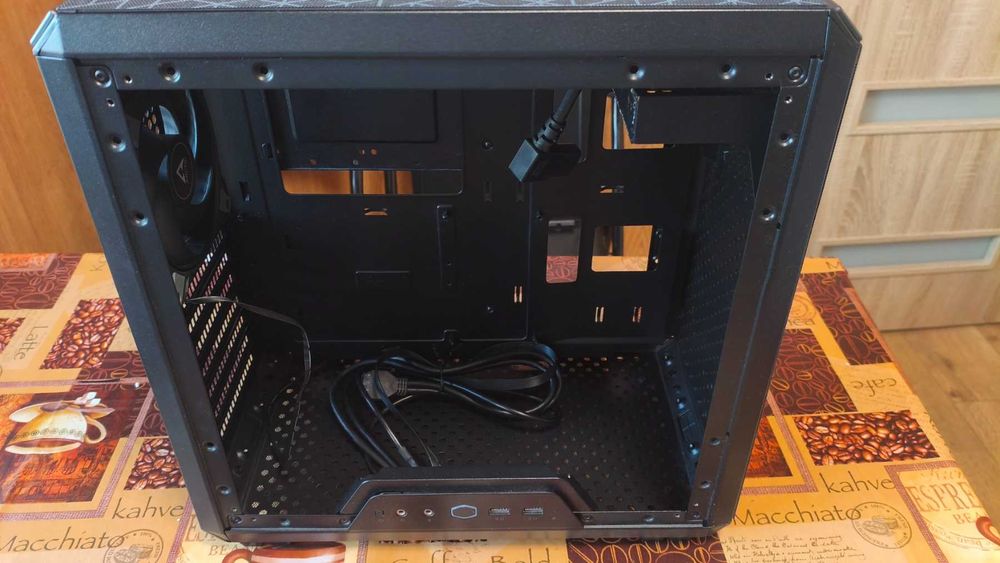 Кутия за компютър CM MasterBox Q500L