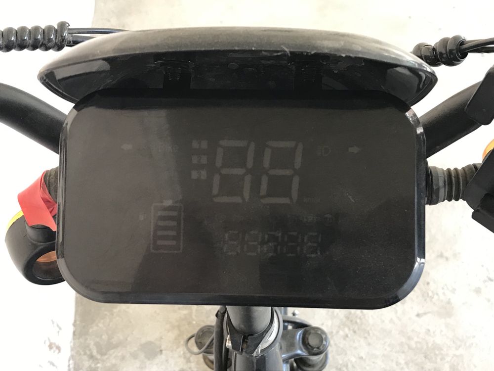 Srochna elektroniy skuter sotiladi