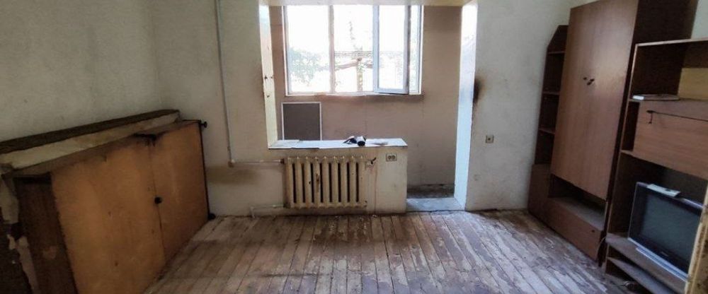 1 комнатная Галерейка юнусабад 2 квартал  1 этаж