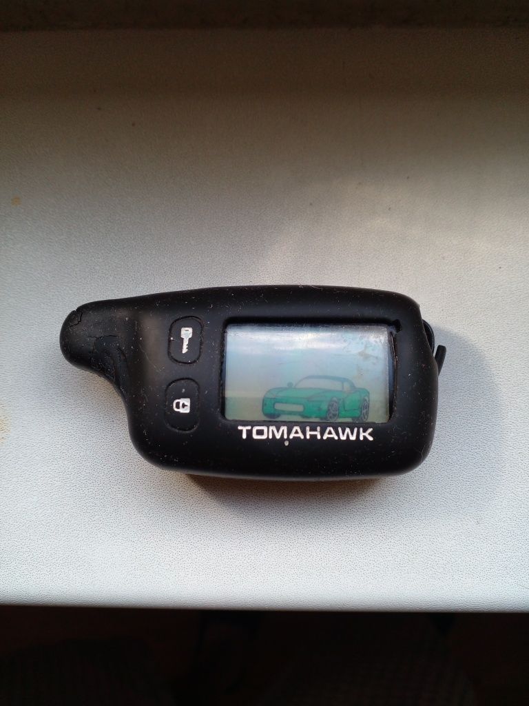 Пульт брелок сигнализации Tomahawk Томагавк
Б/у, рабочий.
Крышк