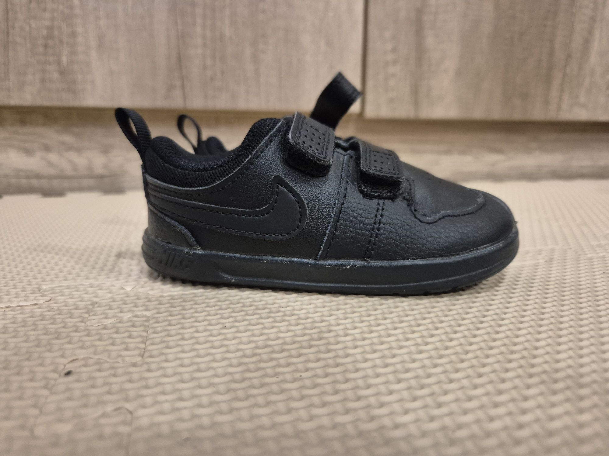 Спортни обувки и сандали Nike