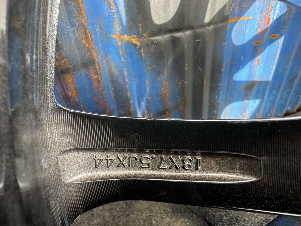 НОВИ Оригинални джанти и гуми Michelin 275/65 R18 Ford Ranger (12-23г)