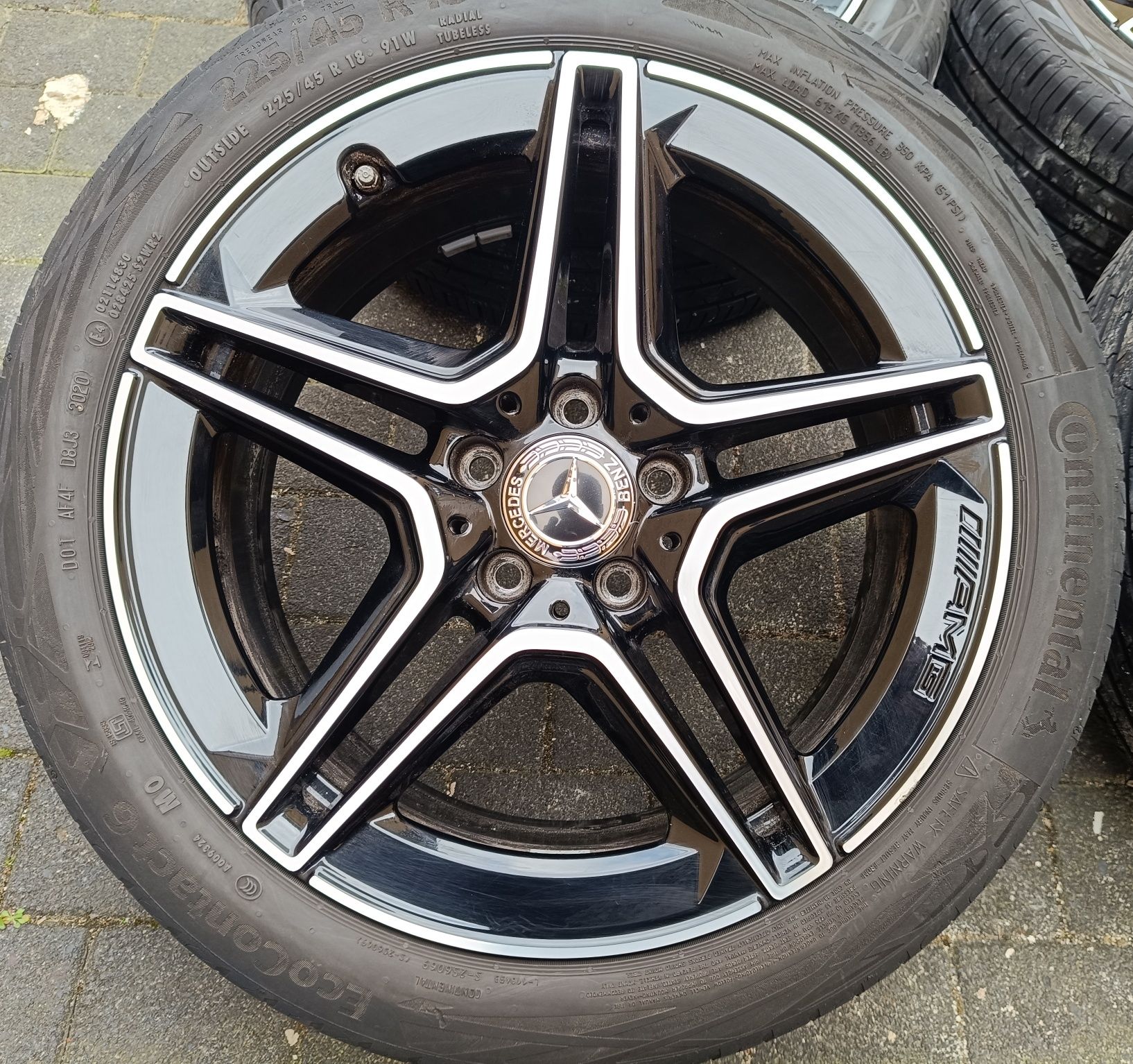 Оригинални джанти с гуми летни 18 цола Mercedes A..B..CLA AMG