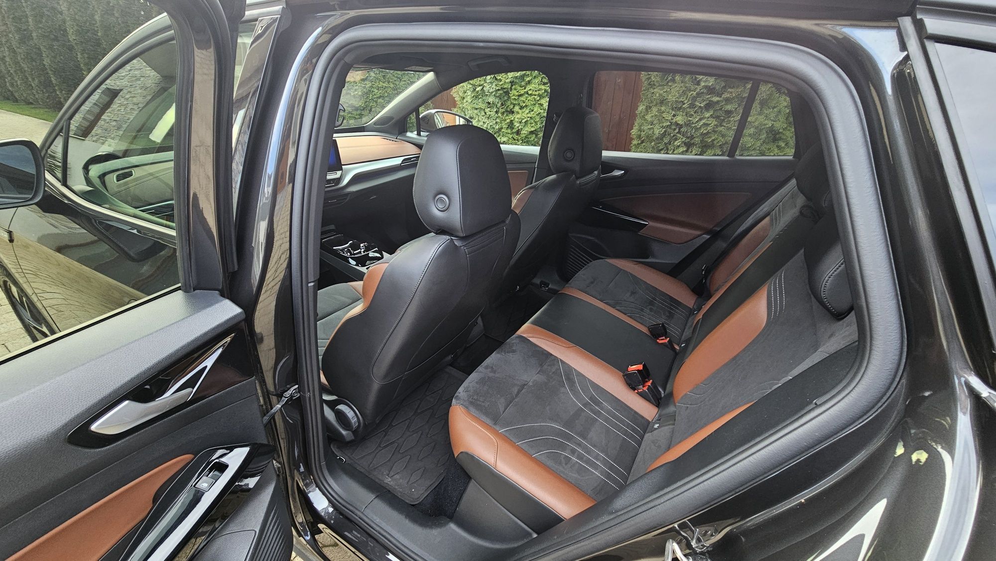 Volkswagen ID4 Electric,CADOU statie de incarcare (Wallbox)11Kw