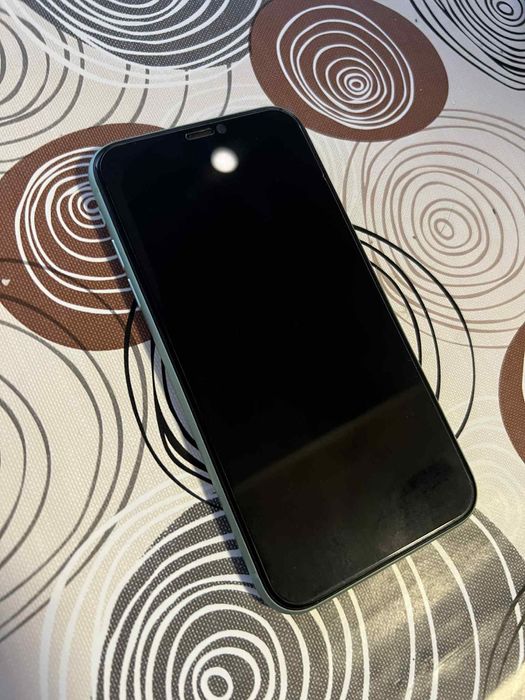 iphone 11 128gb много запазен