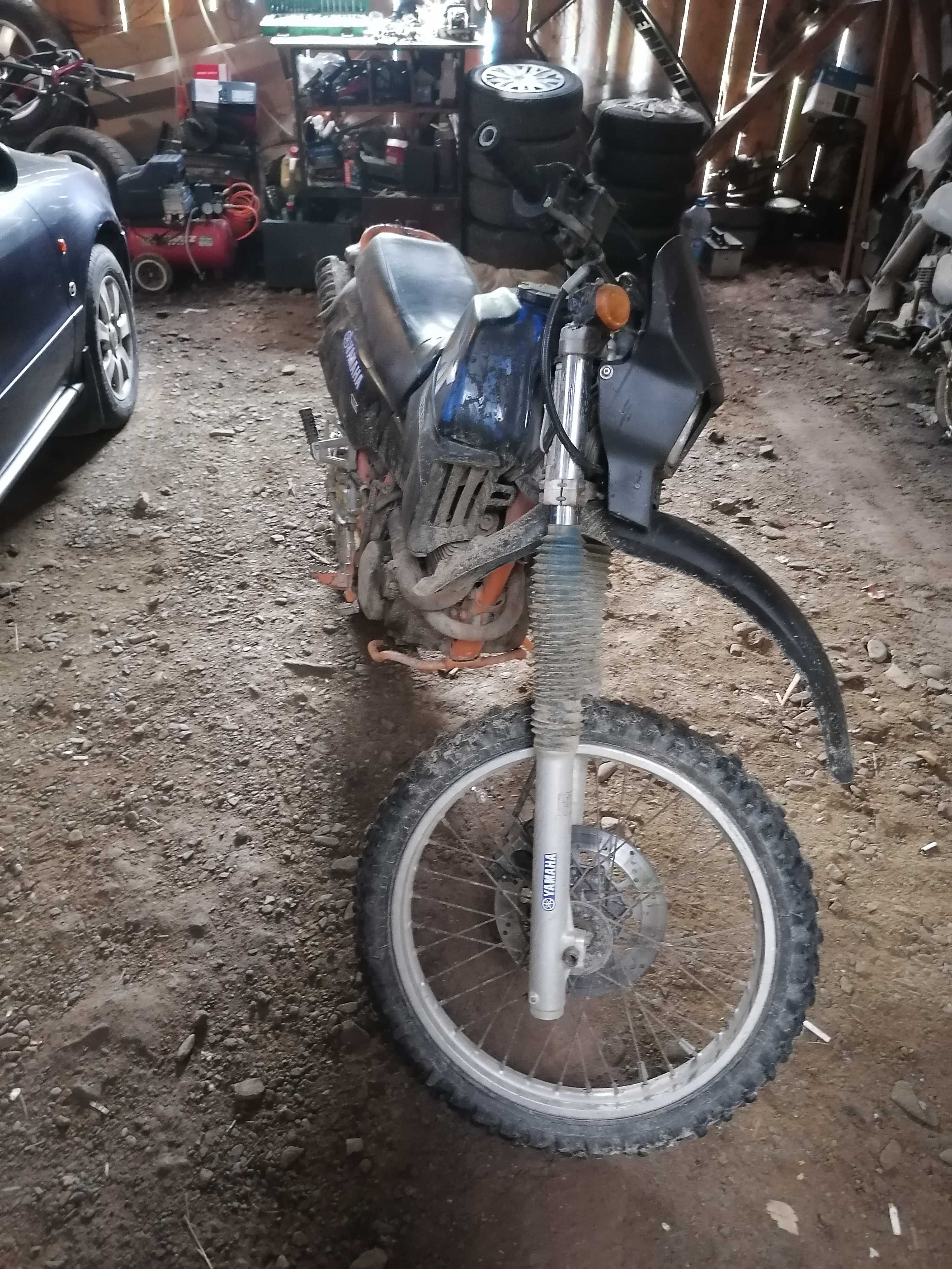 Vând yamaha xt 600 în stare de funcționare