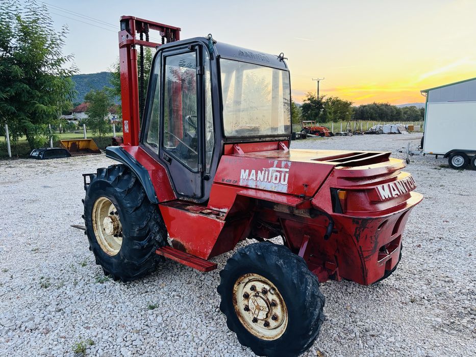 Motostivuitor manitou 4x4 teren accidentat 2,6 t