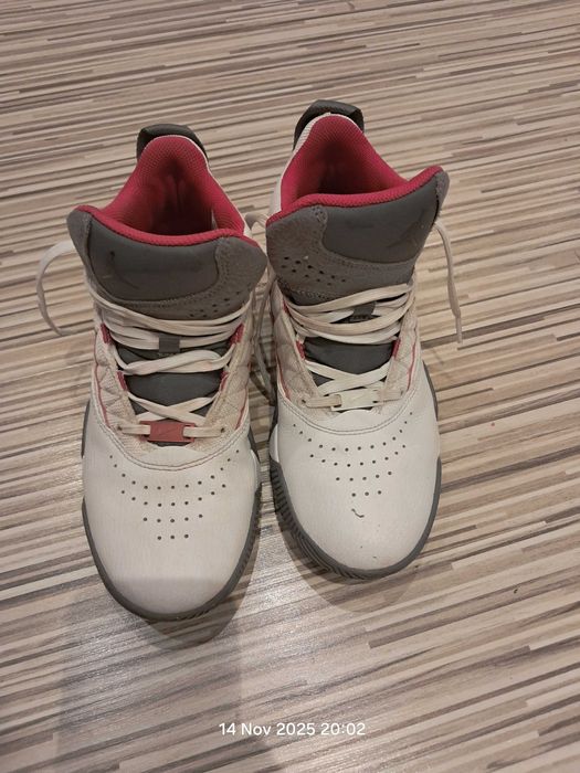 Adidasi Nike copii masura 38,5