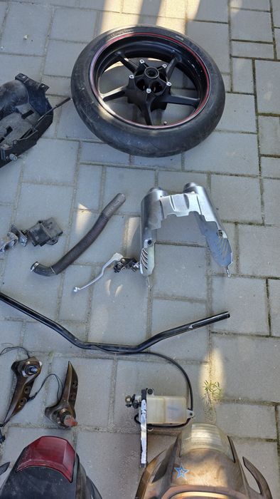 Capac stator Parbriz si cadru bord  Yamaha FZ6