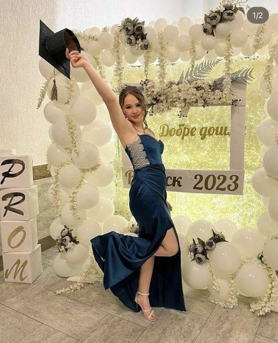 Сатенена официална рокля