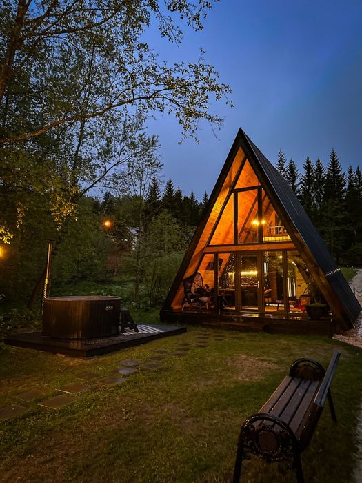 Cabana A-FRAME de inchiriat cu ciubar