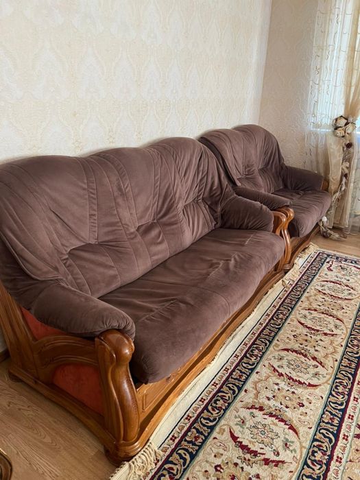 Диван раздвижной с двумя креслами