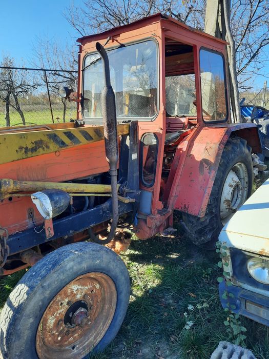 Vand tractor Fiat 550 cai putere cu încărcător frontal tip export