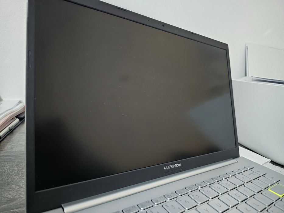 Vand laptop AsusVivoBook nou
