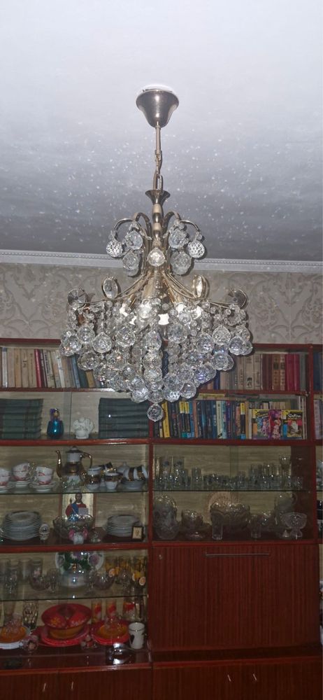 Продам люстру б/у