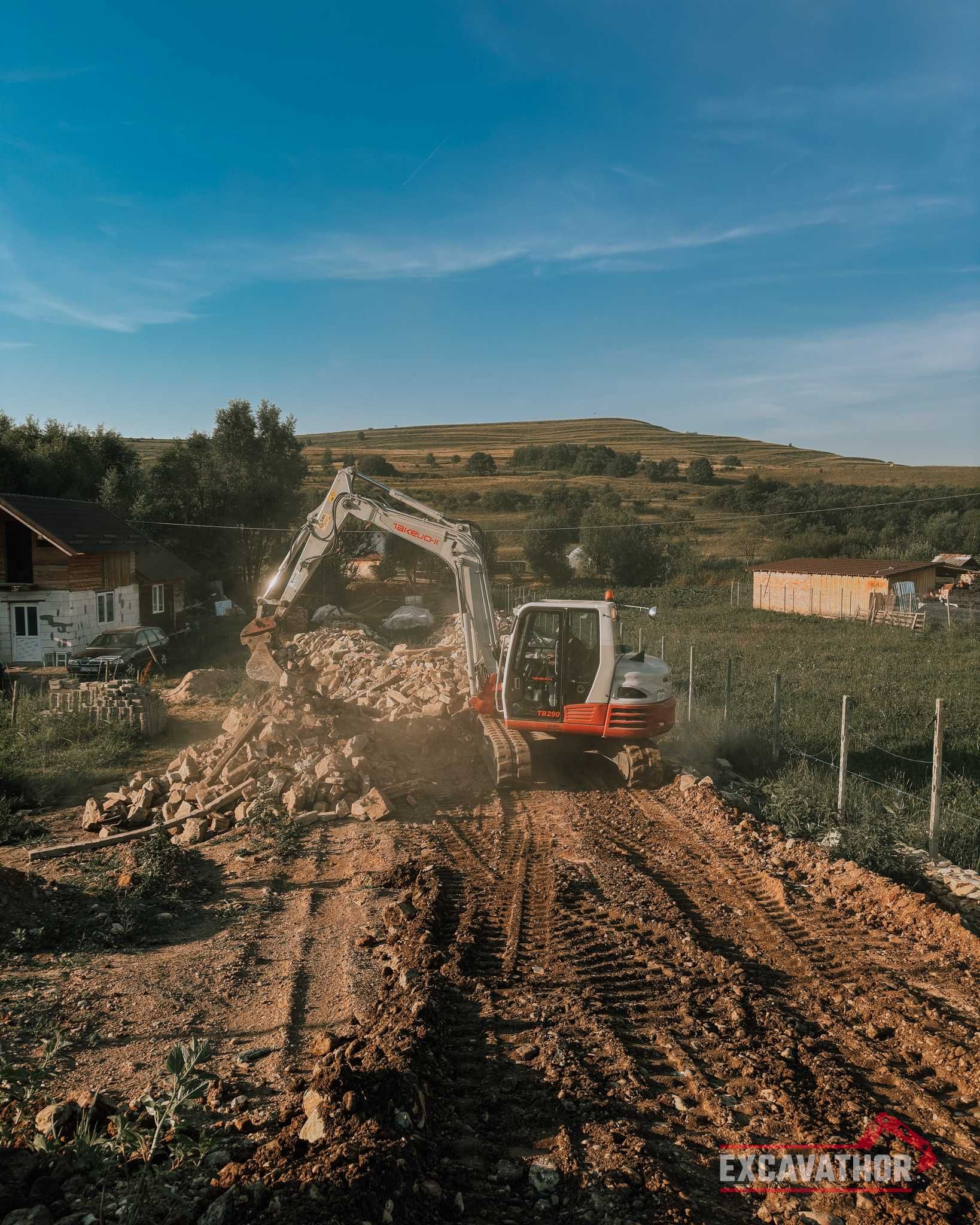 Inchiriez miniexcavator de 8.5 si dumper 6 tone cluj napoca