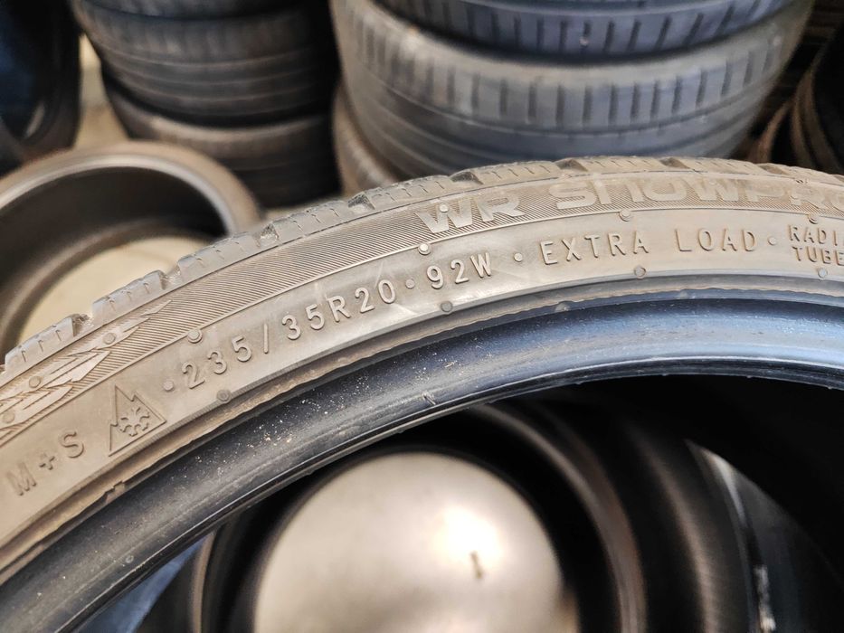 2бр.зимни гуми 235/35/20 Nokian