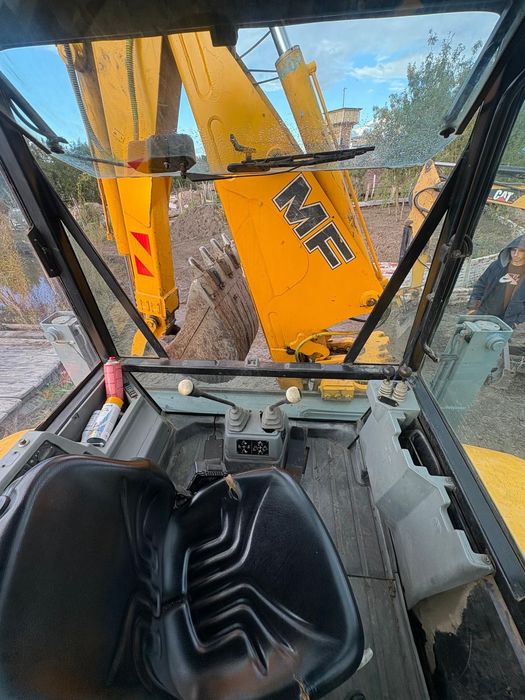 Buldoexcavator Fermec