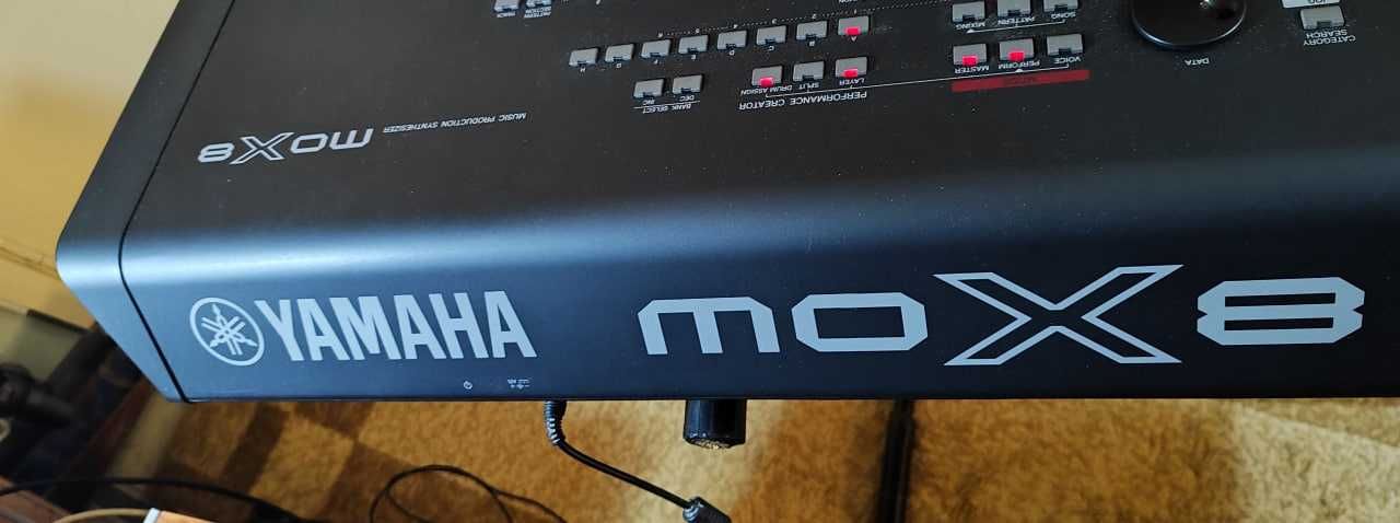 Синтезатор YAMAHA MOX8
