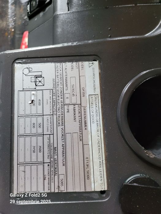 Motostivuitor pe gaz marca cat Caterpillar ridica 3.5 tone
