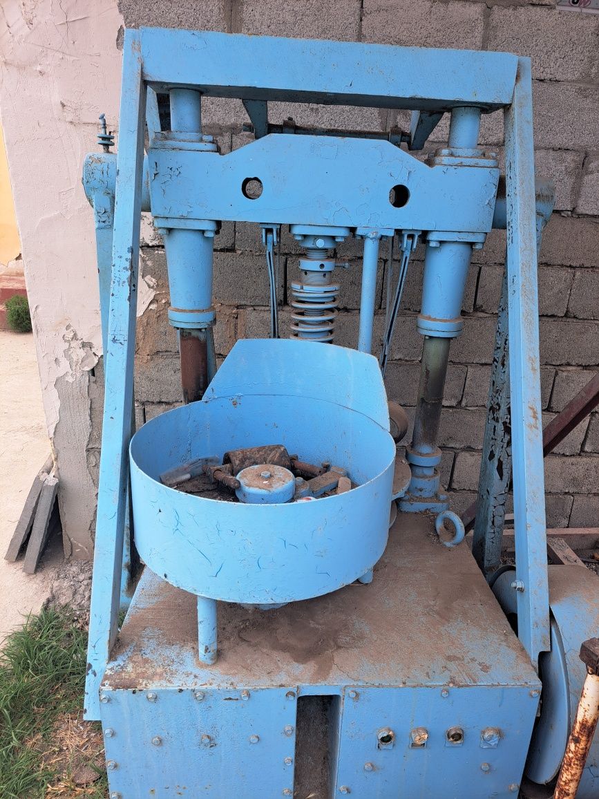 Xitoyda ishlab chiqarilgan ko'mir briket chiqaradigan aparat