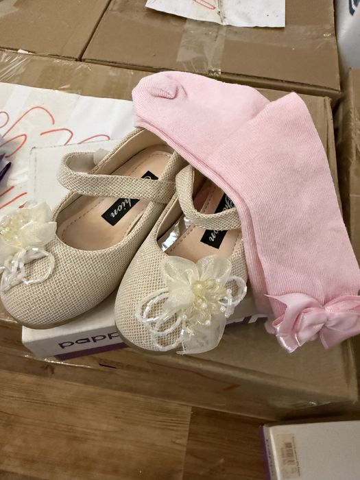 Детский туфли новый носки в подарок