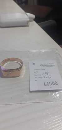 Продам новое кольцо 585 пробы за 52000 тг