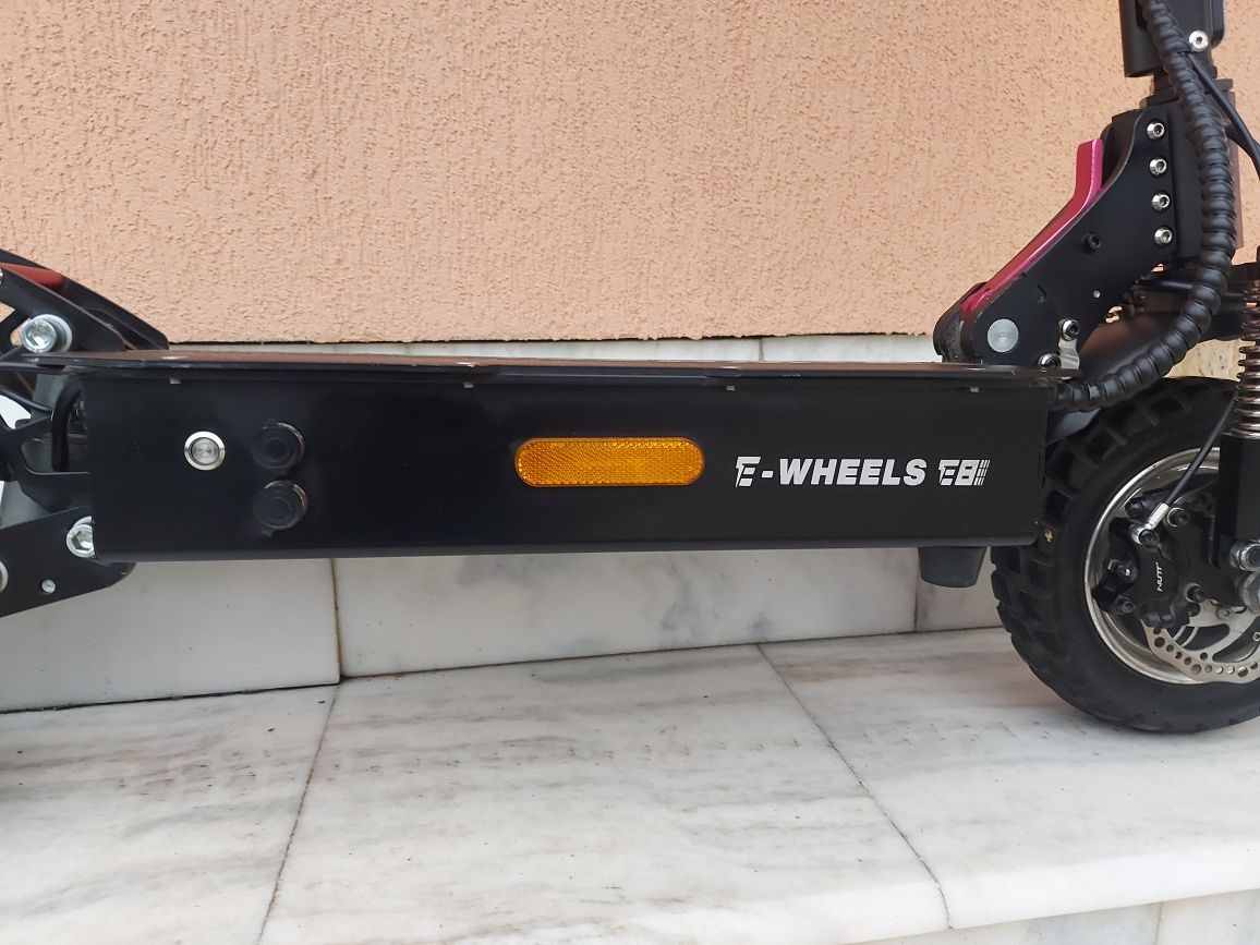 Trotinetă electrică wheels E8, autonomie 120km, viteză 70km