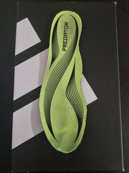 Ghete pentru fotbal Adidas predator