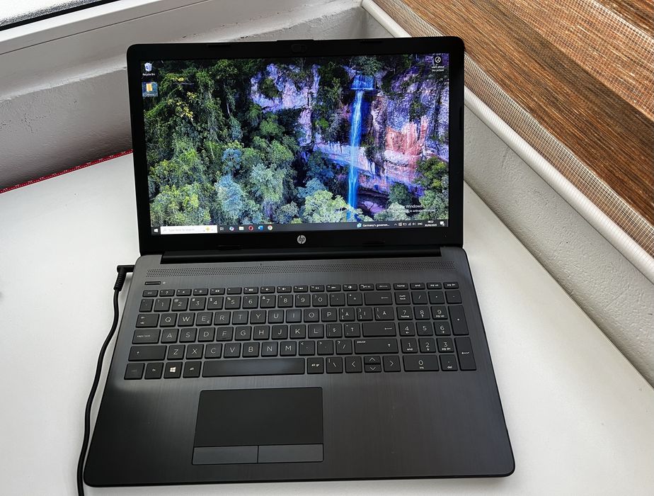 Laptop HP ryzen 5, 12gb ram, 128gb ssd
