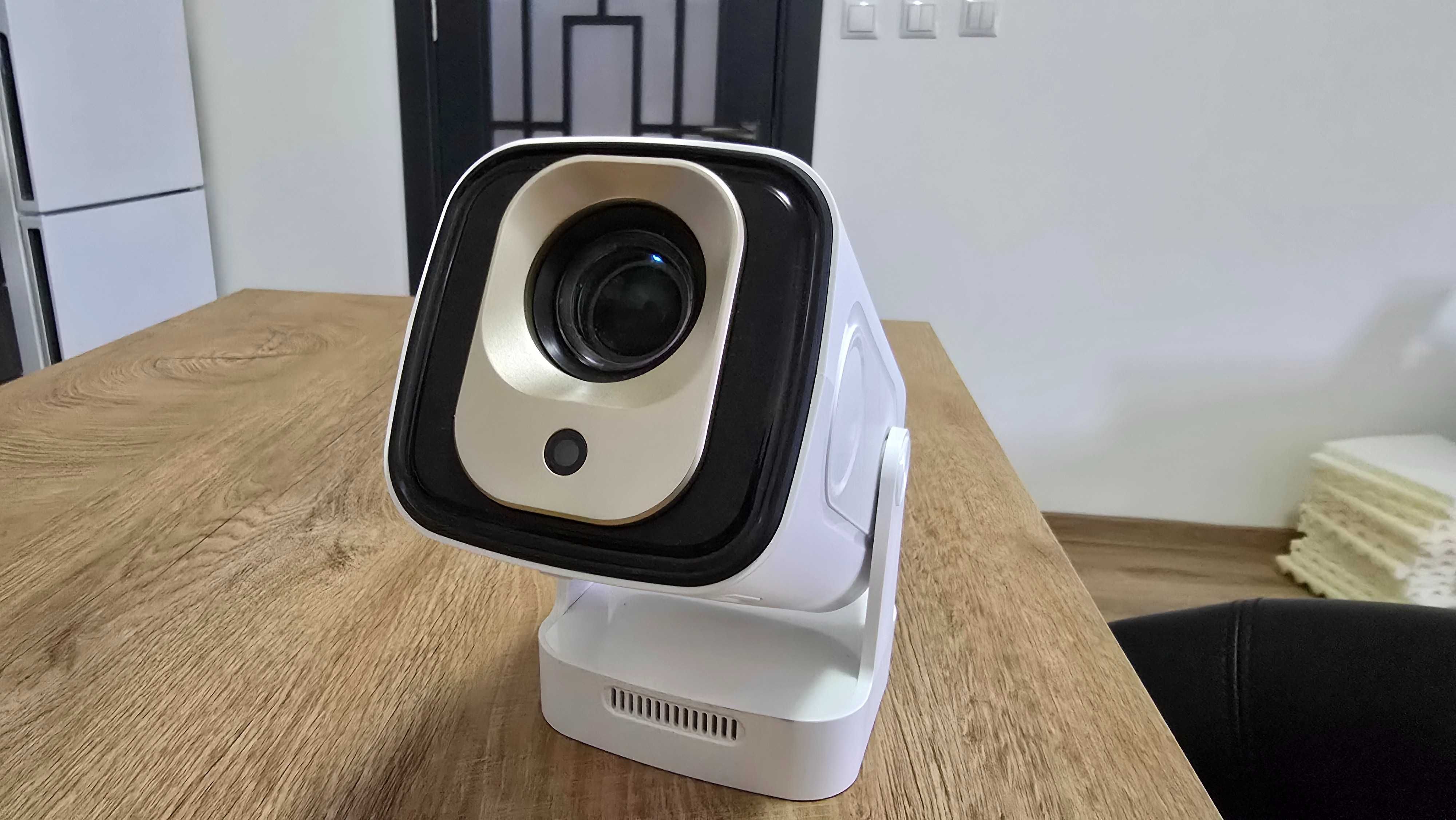 MagCubic HY310 Projector