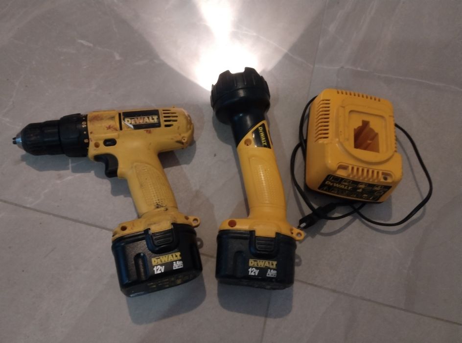 Autofiletanta dewalt+lanterna+încărcător