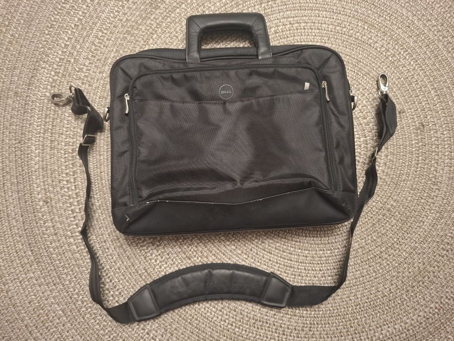 Geantă laptop Dell – 15.6 inch, spațioasă, curea umăr, utilizată