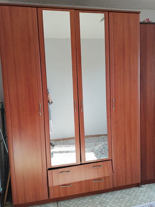Продается 4дверный шкаф