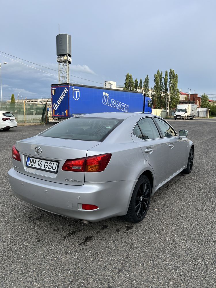 Vand Lexus IS220D-177 cai-2006 -234.000 km Italia