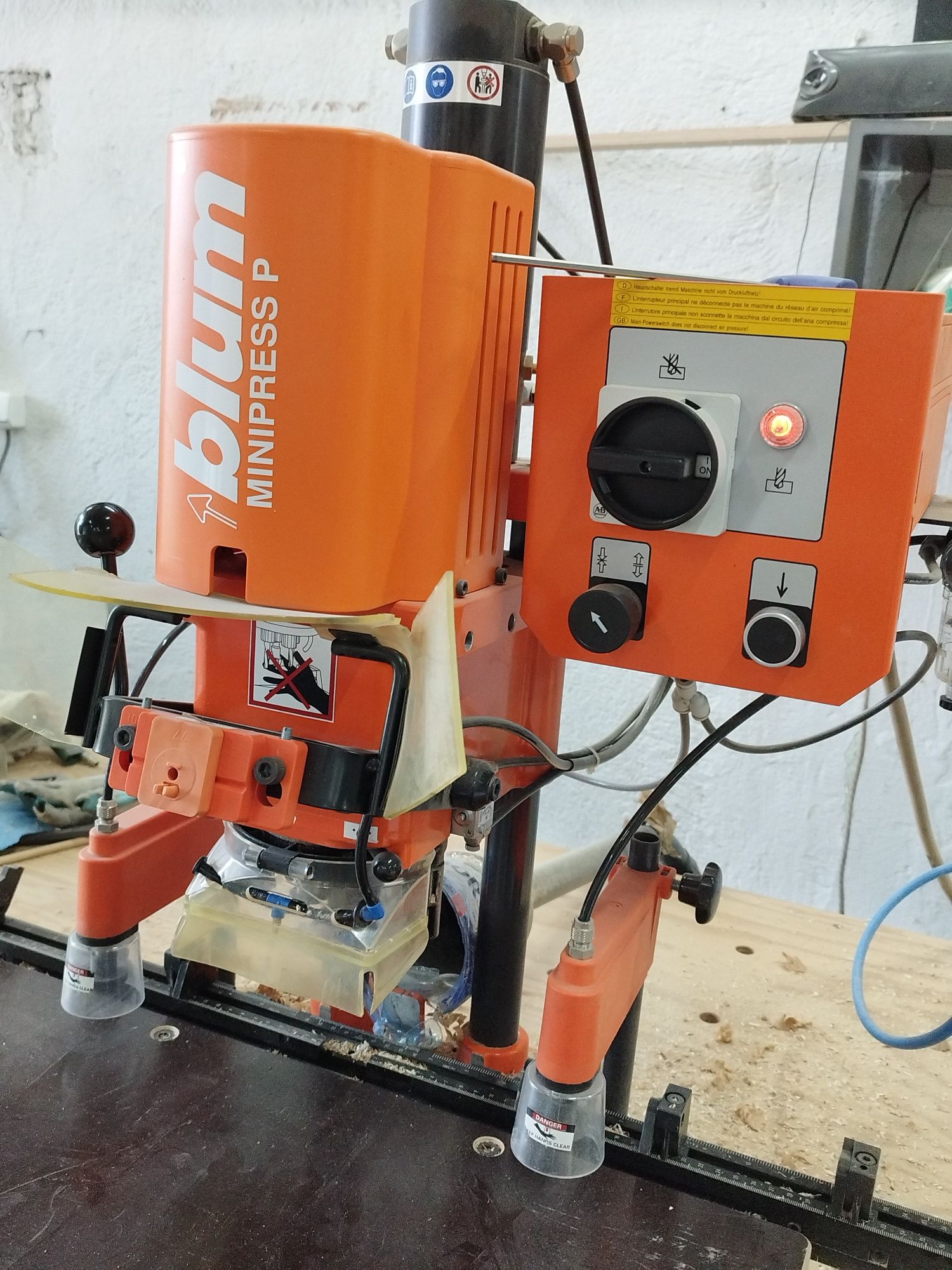 Vand afacere la cheie producție mobilier