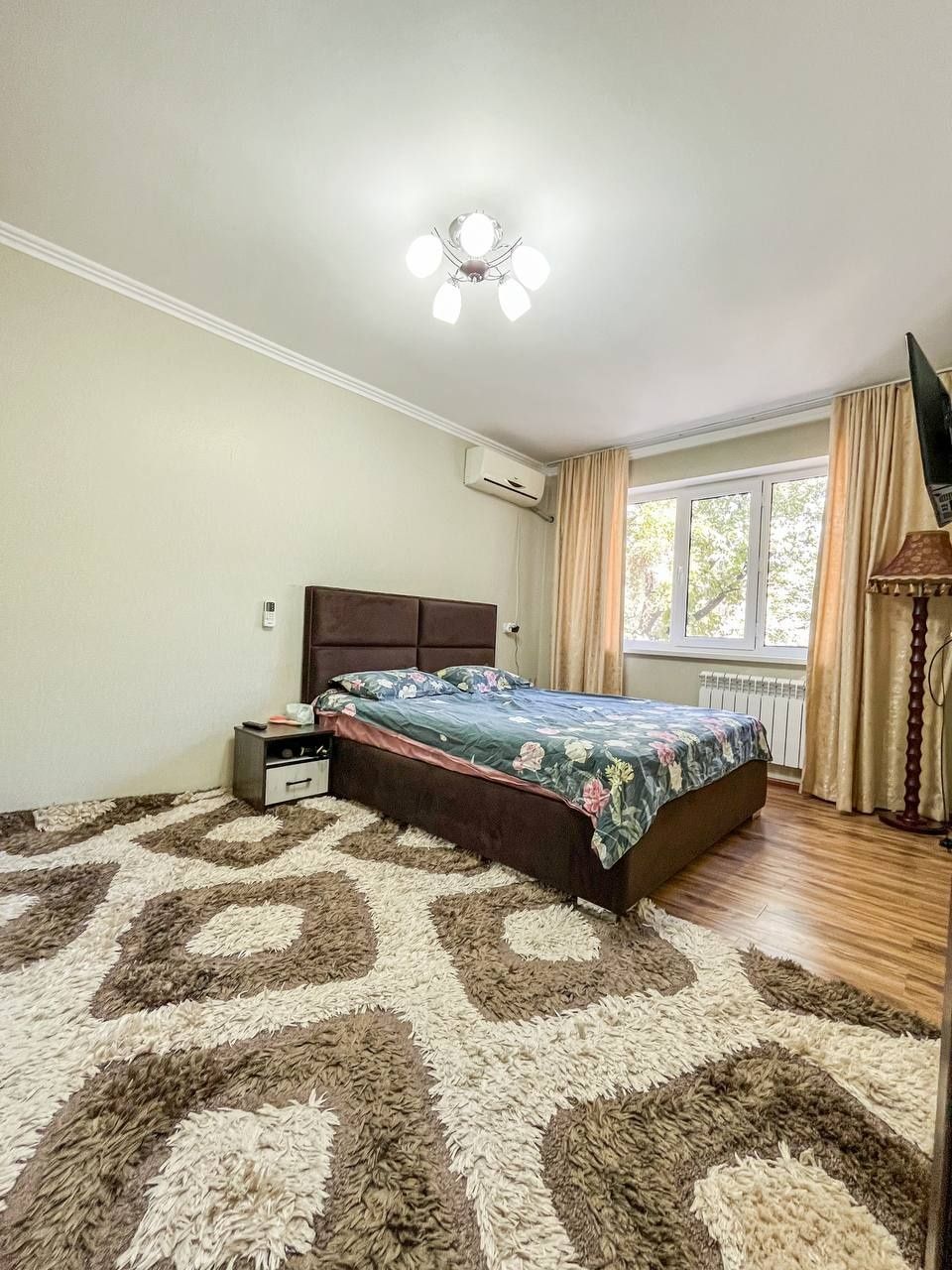 Продам квартиру Буюк ипак йули 1/3/5 30м2