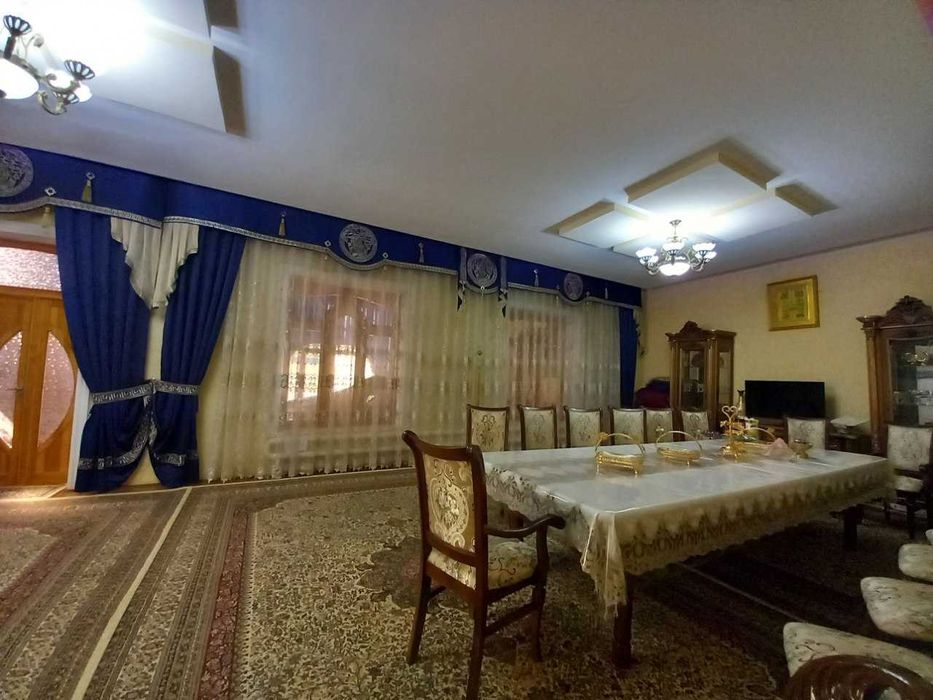 Buxoro shahri, Aeroport yo'lida  6.2 sotixli hovli uy sotiladi.