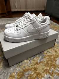 Air Force 1 Low triple white