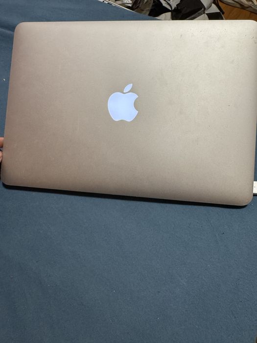 Macbook Pro 2015 I5, 8 gb ram, ssd 128