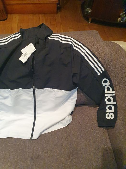Vand geaca barbati noua originala Adidas marimea M