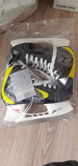 Продам за дешево коньки новые