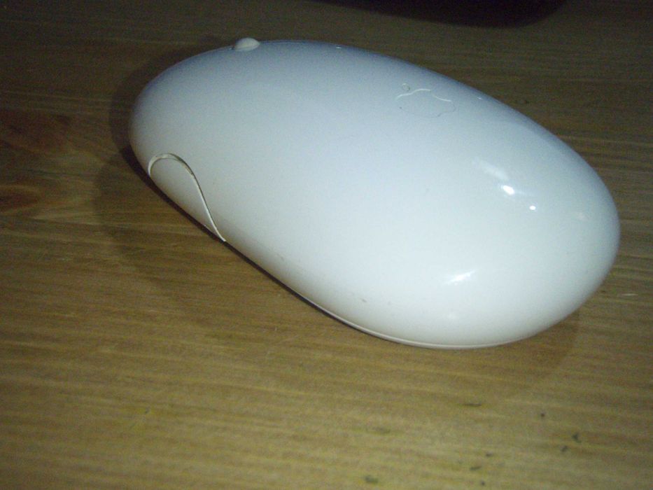 Mouse bluetooth Apple A1197, functional, fara capac baterii