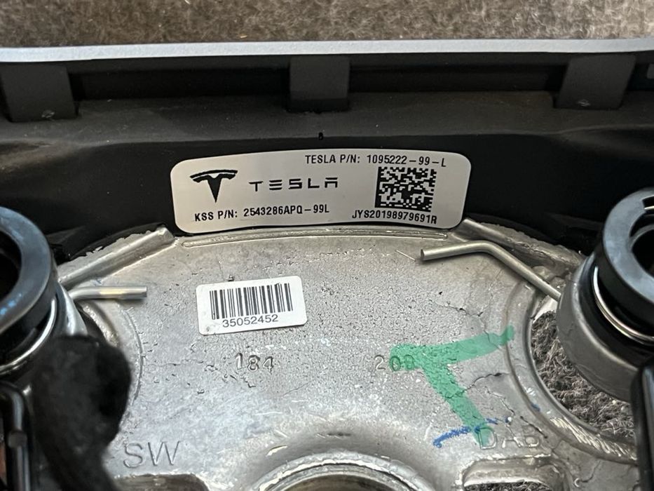 Оригинален Кожен волан Tesla 3 2021 черно кормило Тесла 2543286apq