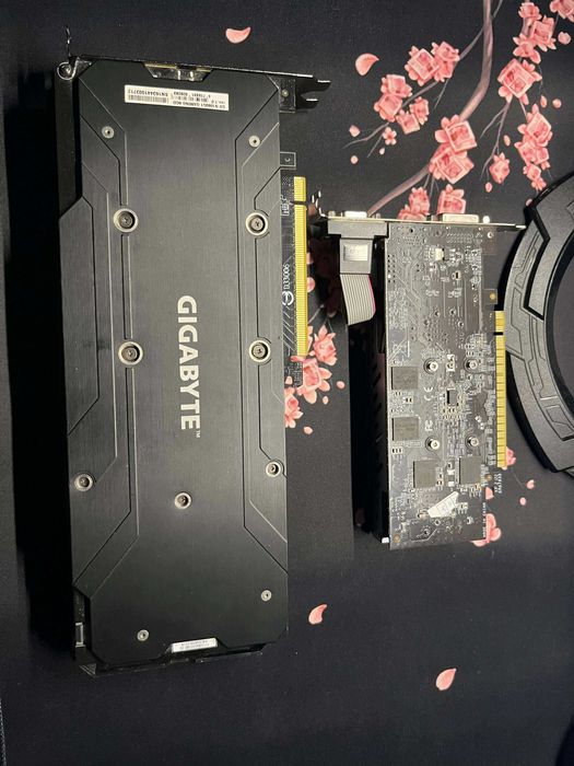 Комплект две видео карти!